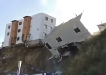 Colapsa edificio en Tijuana por deslizamiento de tierra