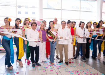 Flor de Tabasco 2019 y las representantes de los municipios 2023, inauguran con éxito la Feria Artesanal