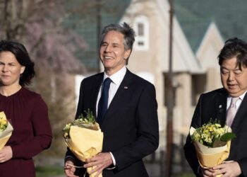 Ministros de Exteriores del G7 inician reunión con Rusia y China en el foco