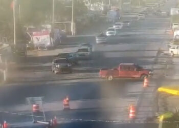 Reportan bloqueos en municipios de Tamaulipas; sujetos armados circulan en caravana