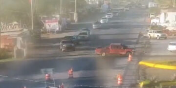 Reportan bloqueos en municipios de Tamaulipas; sujetos armados circulan en caravana