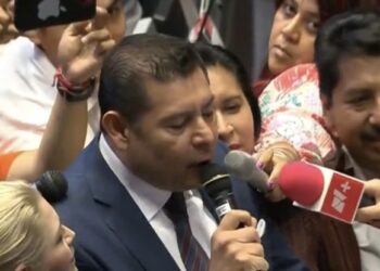 Alejandro Armenta abre sesión ordinaria en Senado y declara receso