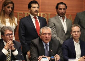 Sostienen senadores reunión con el secretario de Gobernación