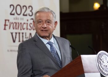 “Hay medios que son fábrica de mentira y manipulación”: López Obrador