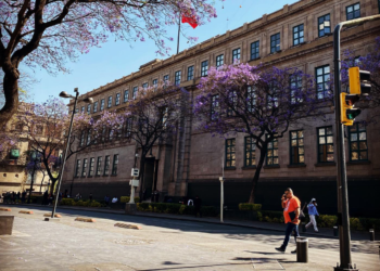 Morena presenta iniciativa para que ministros de la SCJN y jueces sean elegidos por votación popular