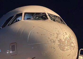Tormenta rompe parabrisas de avión de Volaris