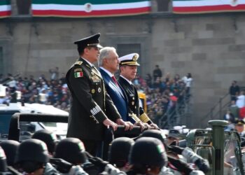 AMLO mantiene su confianza en las Fuerzas Armadas; ve intensificación de campañas contra Gobierno