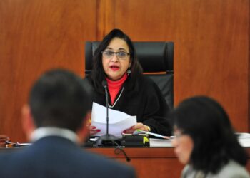 “Sostengo en público lo que dije en privado”: ministra Norma Piña confirma mensajes a senador Armenta