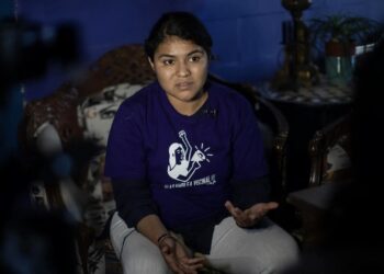 AMLO promete indulto para Roxana Ruiz, condenada por defenderse de violador