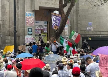 “Se actuó con prepotencia”: AMLO critica a manifestantes que quitaron plantón frente a la Corte