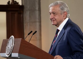 “¡Ánimo, no están solos!”: AMLO a manifestantes del plantón contra Suprema Corte