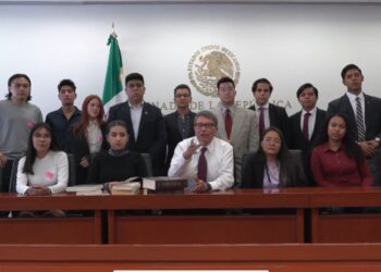 Urge en México contar con jóvenes talentosos y con compromiso social, consideró Ricardo Monreal