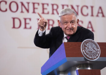 No habrá ruptura en Morena si hay piso parejo: López Obrador