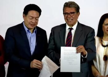 “Del rancho Puebla del Palmar a Palacio Nacional”, señala Ricardo Monreal al registrarse como aspirante presidencial