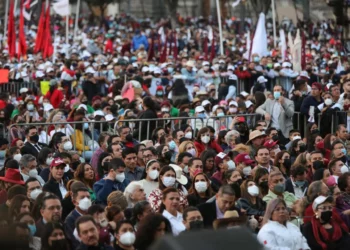 Pide AMLO a simpatizantes “no llevar porra” a favor de aspirantes de la 4T el 1 de julio en el Zócalo