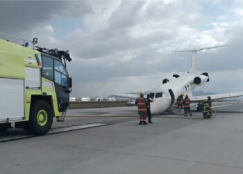 Avión de la FGR aterriza de emergencia en el AIFA