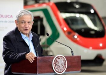AMLO explora construcción de Tren México-Querétaro aunque sea concesionado