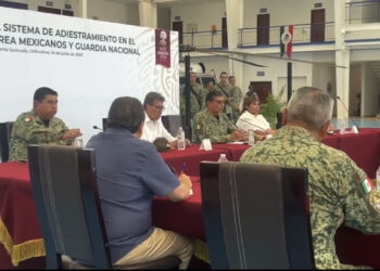 Visita Monreal Chihuahua para evaluar estrategia del Ejército y Fuerza Aérea