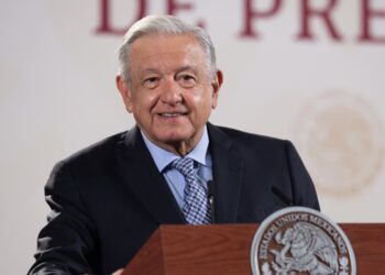 AMLO menciona que hará una “pausa” sobre temas electorales tras medidas del INE