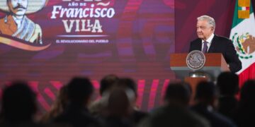 AMLO respalda a Andrea Chávez tras guerra sucia en su contra