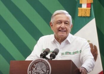 “Me quieren silenciar”: López Obrador tras orden del INE para que no hable del proceso electoral