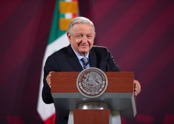 AMLO confirma gira por Colombia y Chile en septiembre