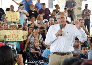 Se valen las diferencias políticas, pero no meternos el pie entre compañeros, advierte Adán Augusto López ante morelense