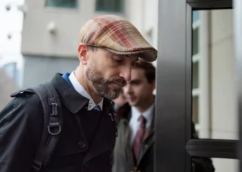 César de Castro, abogado de García Luna, está protegido y no procede denuncia contra él: AMLO