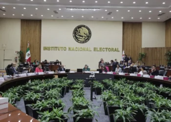 INE emite lineamientos para aspurantes presidenciables de 4T y del Frente Amplio por México