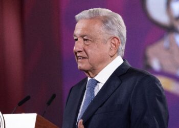 “Actúan de forma sectaria y politiquera”: AMLO a gobernadores de 4 estados por negarse a distribuir libros de texto