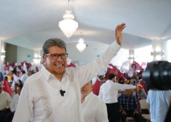 AMLO tiene derecho a inconformarse si considera que las resoluciones judiciales lo perjudican, asegura Ricardo Monreal