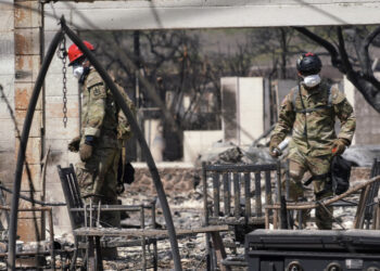 Sube a 67 el número de muertos por los incendios en Hawái