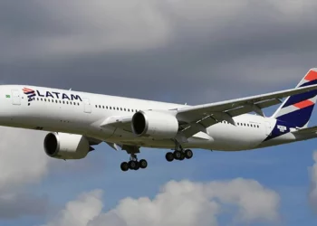 Piloto murió durante vuelo comercial de Miami a Santiago de Chile