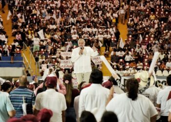 “Nos arrepentiremos siempre, si nos seguimos metiendo el pie entre nosotros”, advierte Adán Augusto López