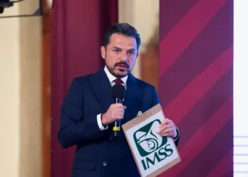 Zoé Robledo no buscará candidatura al Gobierno de Chiapas: AMLO; se quedará a consolidar IMSS-Bienestar