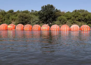 México envía tercera nota diplomática como protesta contra boyas en la frontera