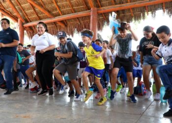 Inicia DIF Curso de Verano “Baxal Paal” 2003