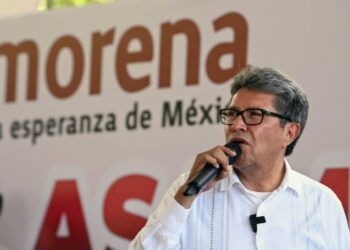 Ricardo Monreal llama a construir una sociedad más justa y próspera