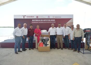 Pescadores de Matamoros reciben motores ecológicos