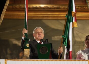 “¡Viva el amor!”: López Obrador encabeza el Grito de Independencia