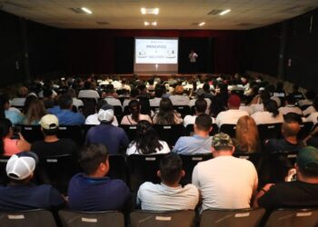 Funcionarios reciben capacitación en ética y conducta