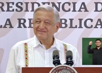 López Obrador promete que México dejará de importar gasolinas en 2024