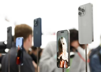 Apple lanza su primer iPhone con puerto USB-C