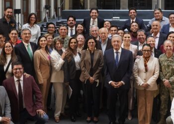 Acude Américo Villarreal a reunión con presidente AMLO y gobernadores