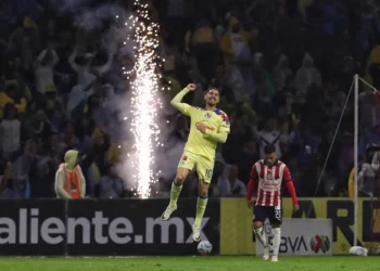 América aplasta a Chivas en el Azteca