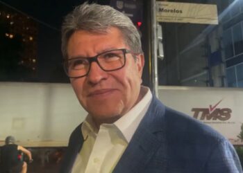 Las adversidades son temporales, hay que vencerlas con alegría, afirma Ricardo Monreal