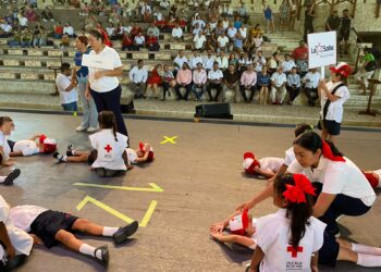 Capacitan a infantes en primeros auxilios