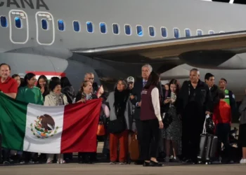 Aterrizan en México los dos aviones con connacionales provenientes de Israel