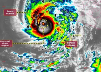Huracán Norma se fortalece a categoría 3