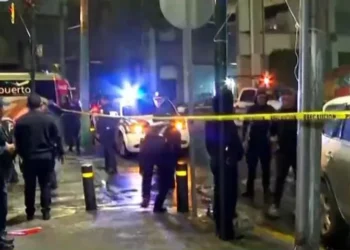 Un muerto y 3 policías heridos en enfrentamiento en inmediaciones de la L9 del Metro